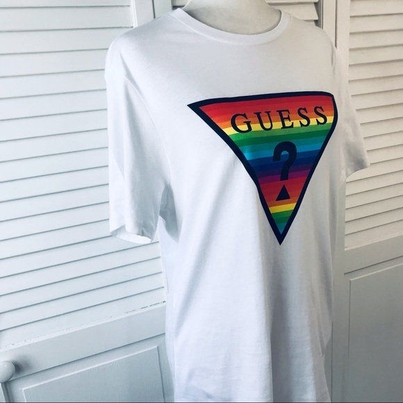 2/$25 GUESS Pure White Short Sleeve Shirt Size Medium - Picture 4 of 9